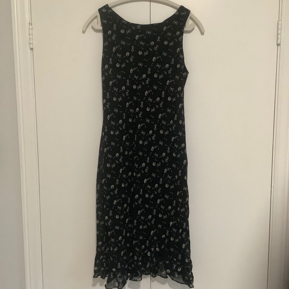 Women's Lined Black with Flowers Sleeveless Maxi Dress Size 8P - Picture 1 of 3